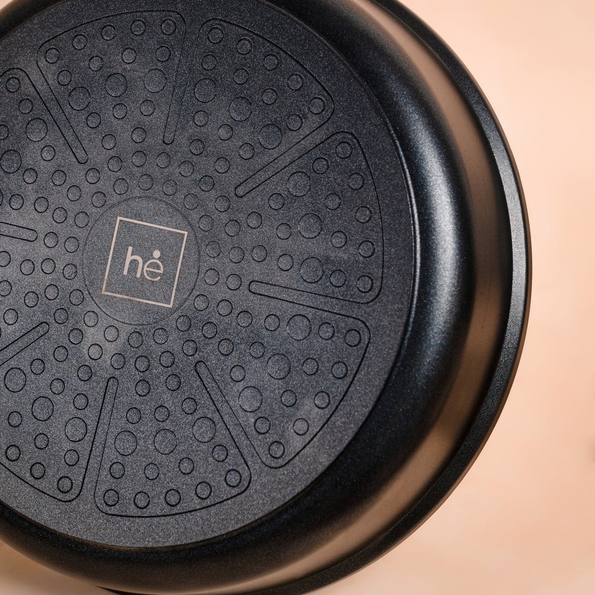 Durable Titanium Alloy Non-Stick Frying Pan without Lid (20cm)