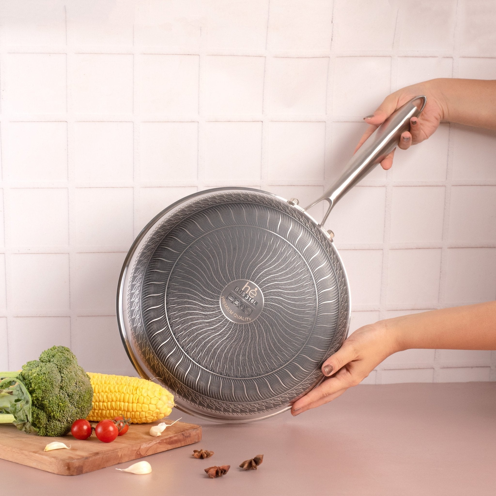Double Sided Multipurpose Stainless Steel Non-Stick Honeycomb Frying Pan (26cm)